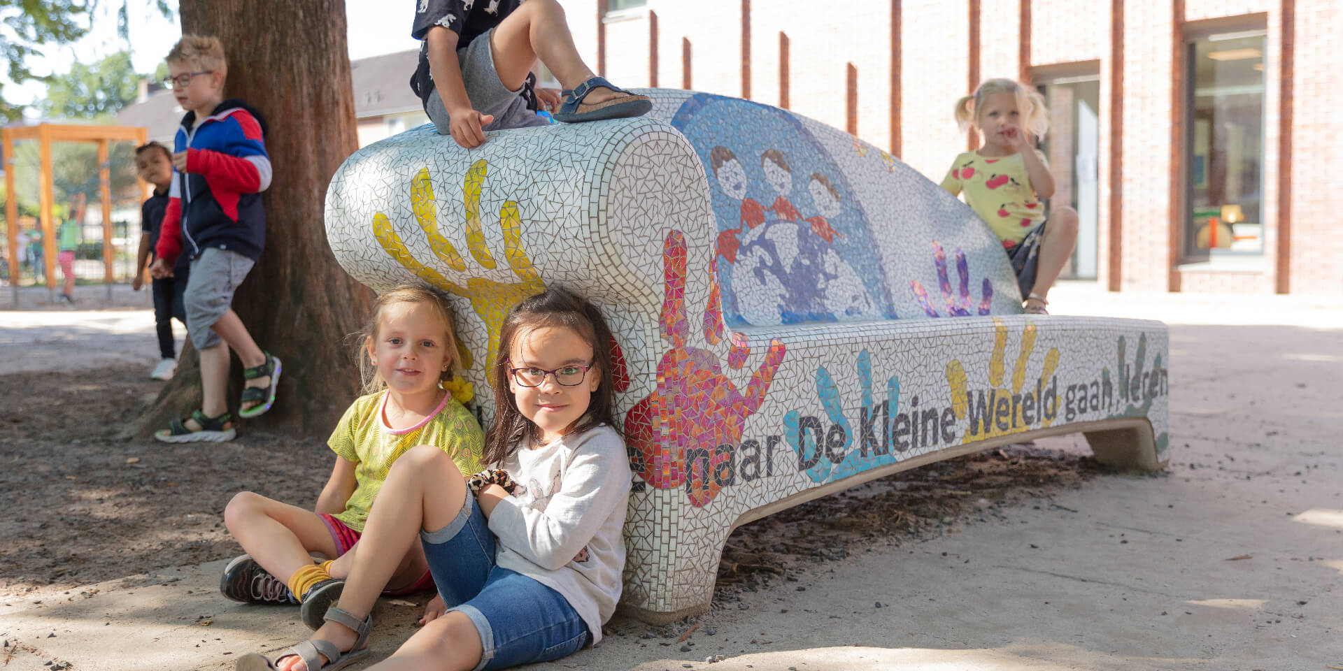 Basisschool De Kleine Wereld - De Kleine Wereld